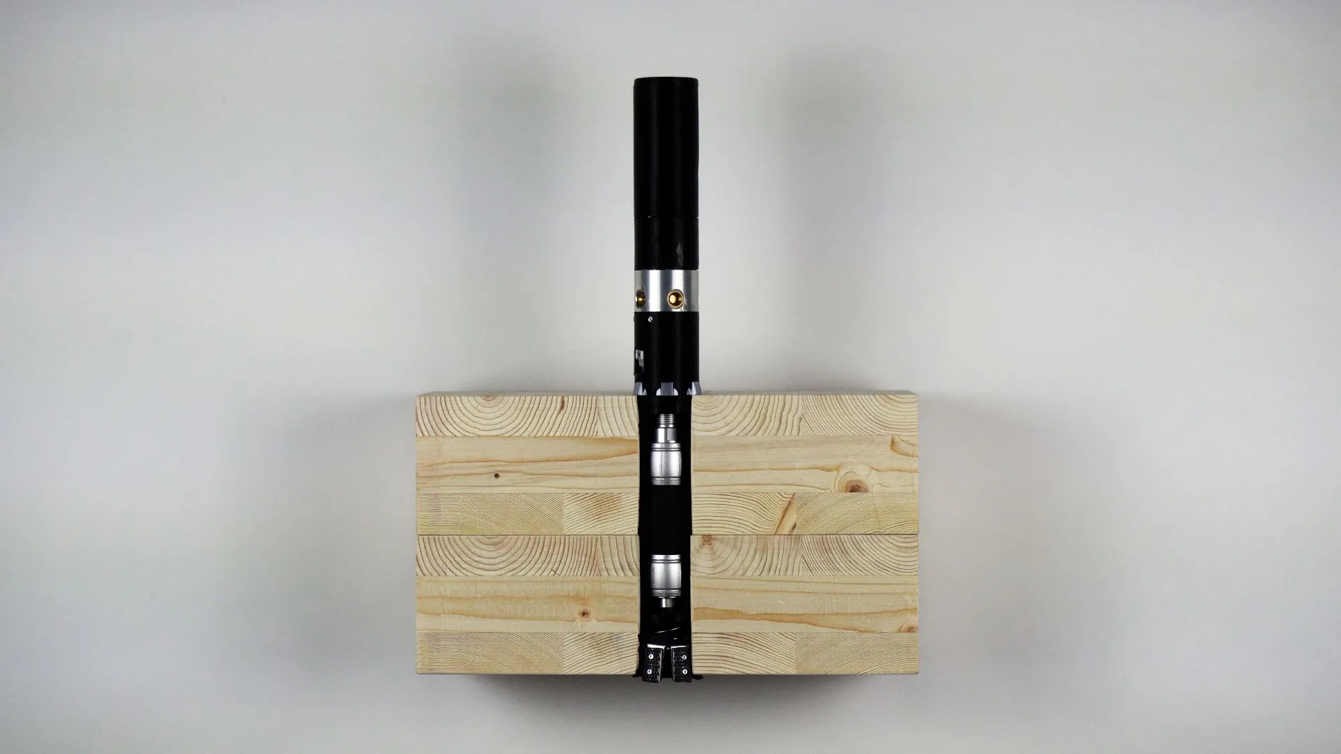 Figure 54b - Device locked and applies pressure.